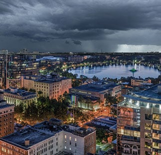 lake_surrounded_many_buildings